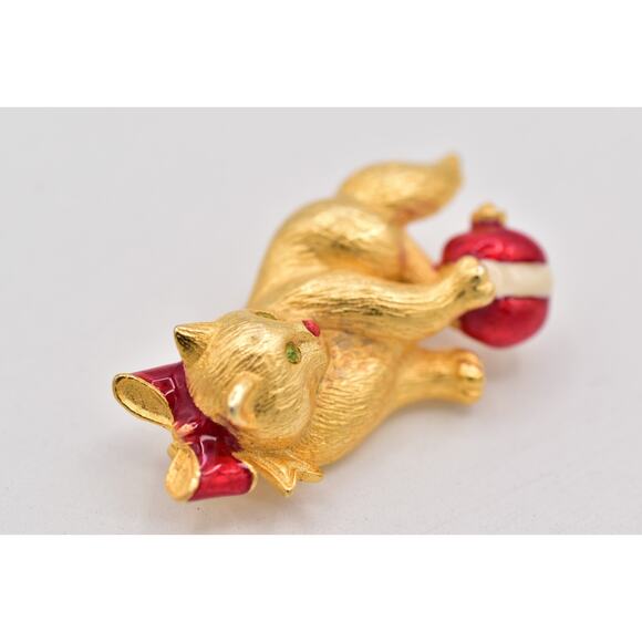 Vero Vintage Christmas Kitten Pin Brooch Cat Brushed Gold Red Bow Signed BinBP - Picture 8 of 12